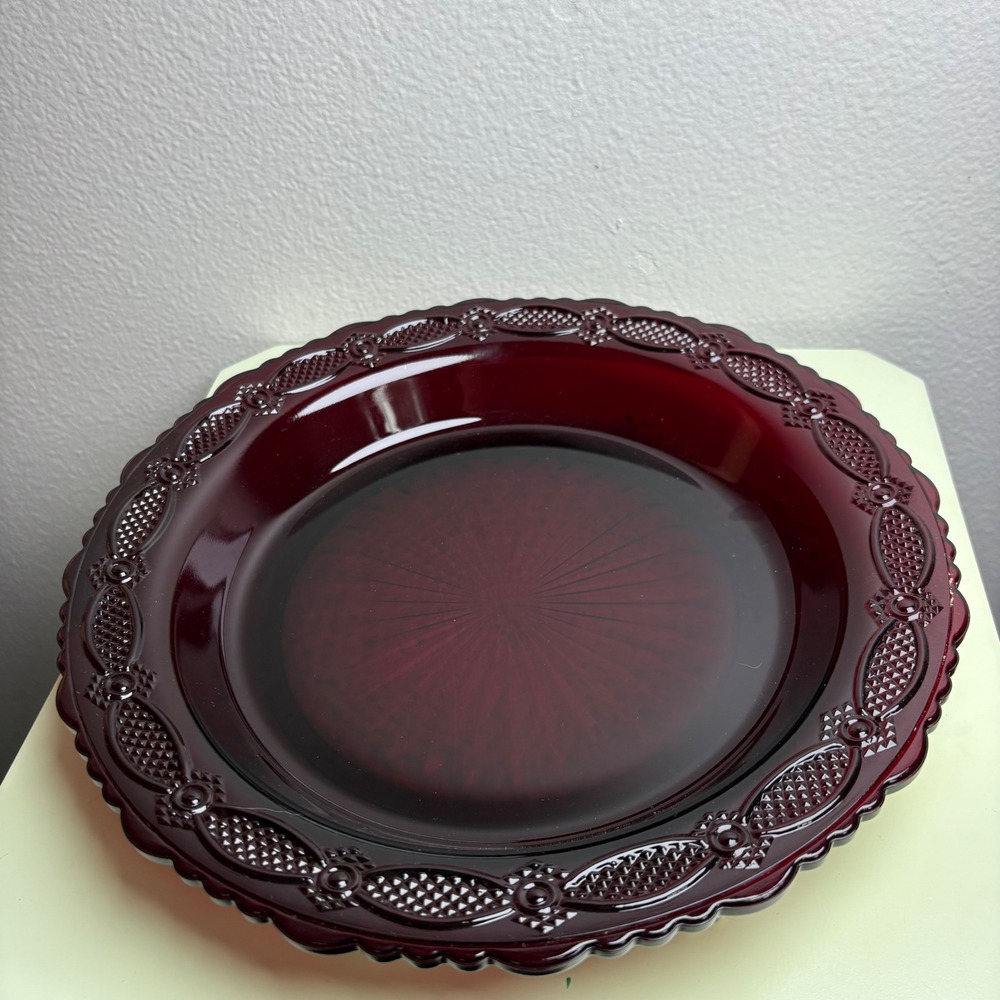 Vintage Avon 10.75in Red Cape Code Deep Pie Plate Server Glass